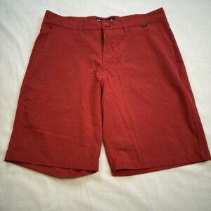 Travis Mathew Beck Golf Short Size 32 EUC Pocket Comfort Stretch Lightweight Red